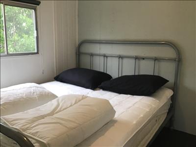 Vrijliggende stacaravan, 5p. Met vrij uitzicht, privé veranda en zwemvijver.