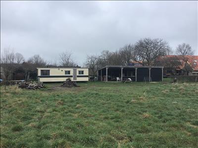 Vrijliggende stacaravan, 5p. Met vrij uitzicht, privé veranda en zwemvijver.